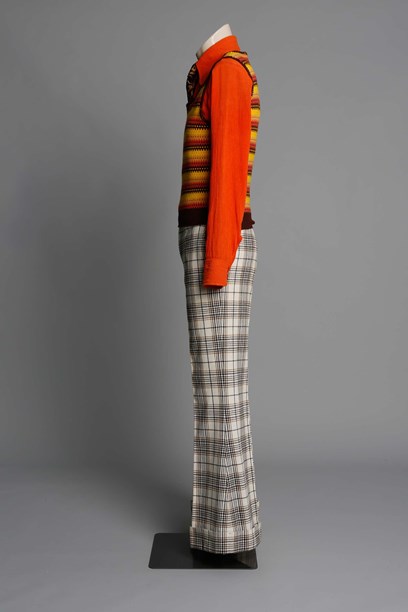 Flares with muslin shirt & tank top - New Zealand Fashion Museum